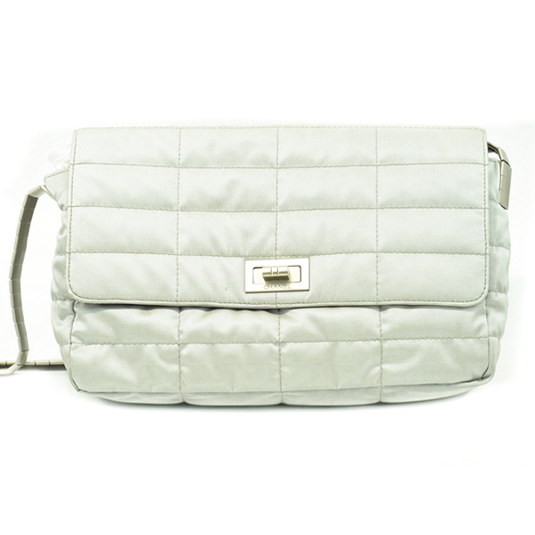 Pre Owned Chanel White Fabric Flap Bag