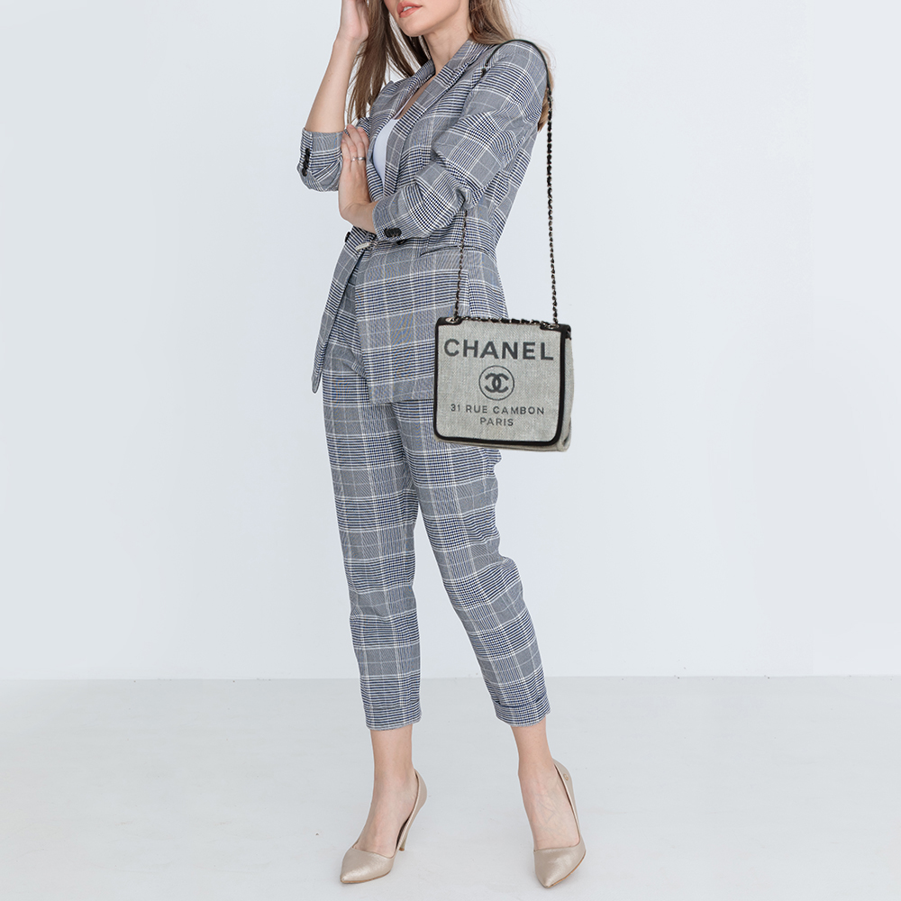 

Chanel Grey Raffia Deauville Messenger Bag