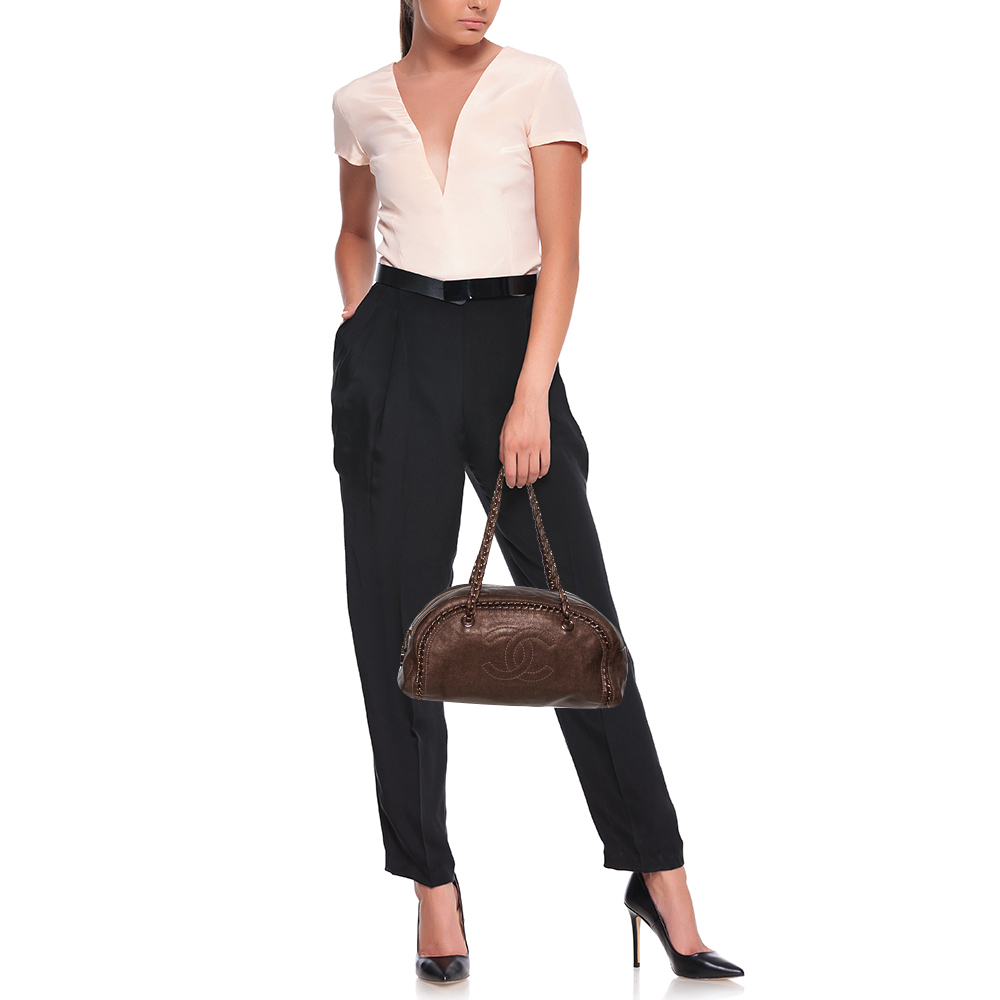 

Chanel Metallic Brown Leather Medium Luxe Ligne Bowler Bag
