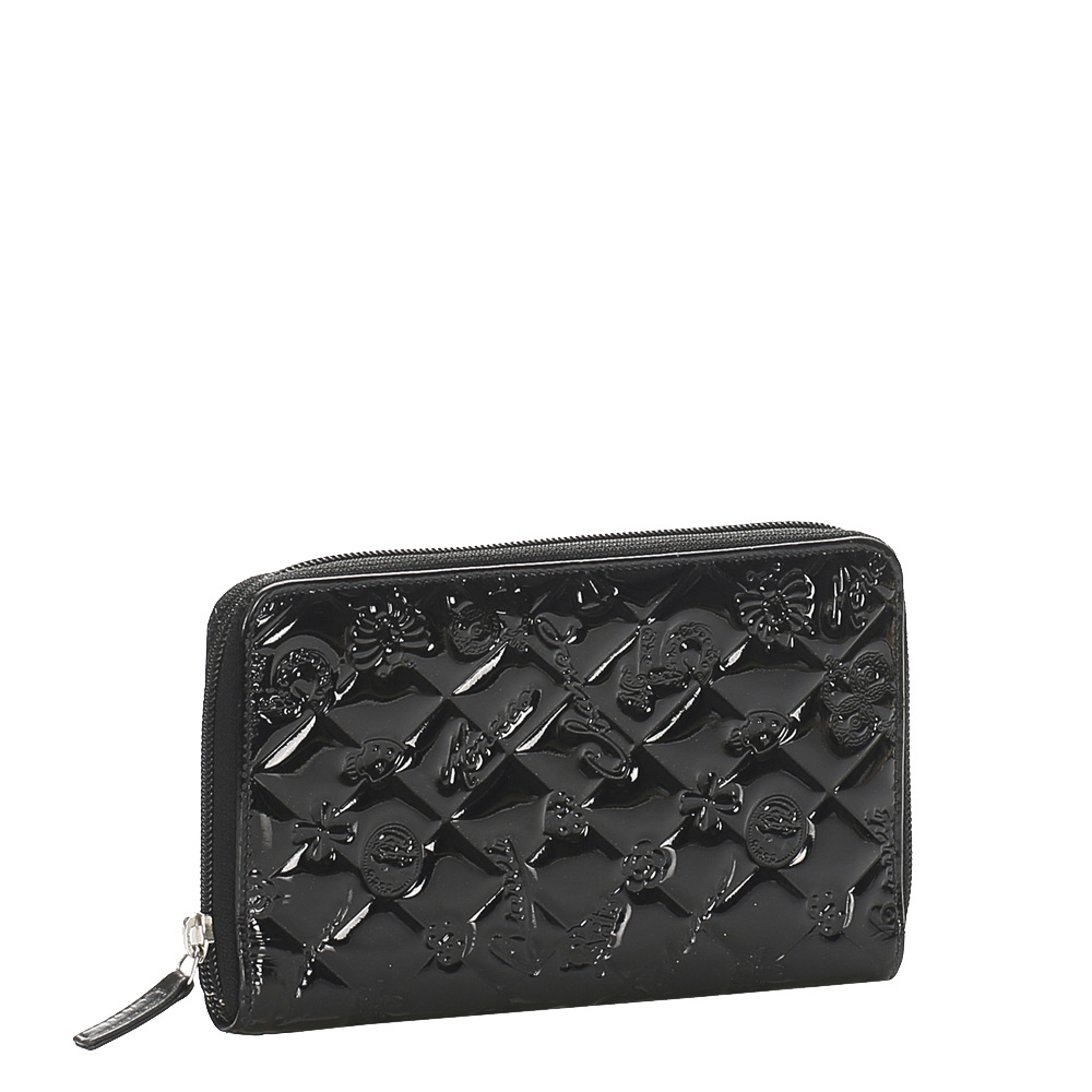 

Chanel Black Patent Leather Quilted Wallet