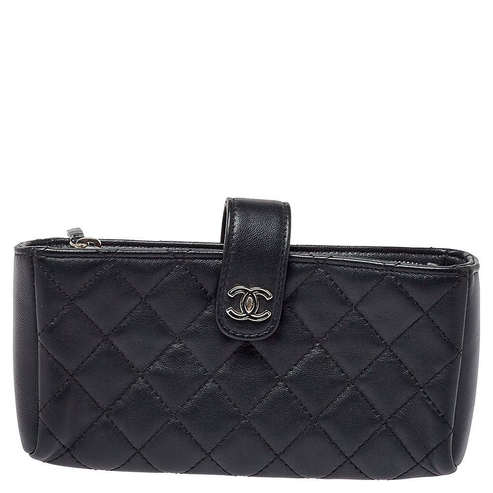Pre-owned Chanel Black Quilted Leather Cc O-mini Phone Holder Clutch