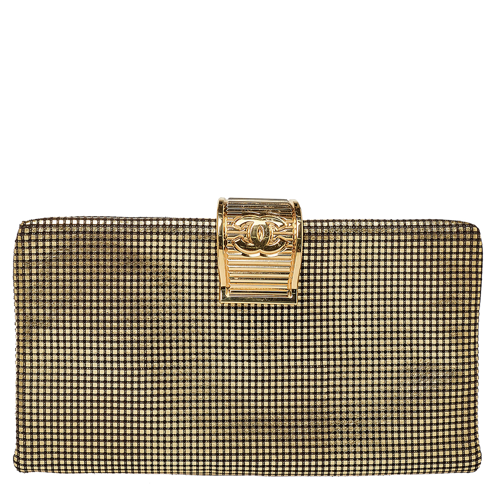 Pre-owned Chanel Metallic Gold Leather Cc Foldover Clutch