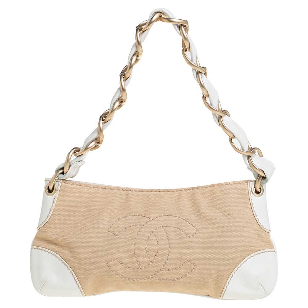 مملوكة مسبقًا Chanel Beige/White Canvas and Leather CC Olsen Bag