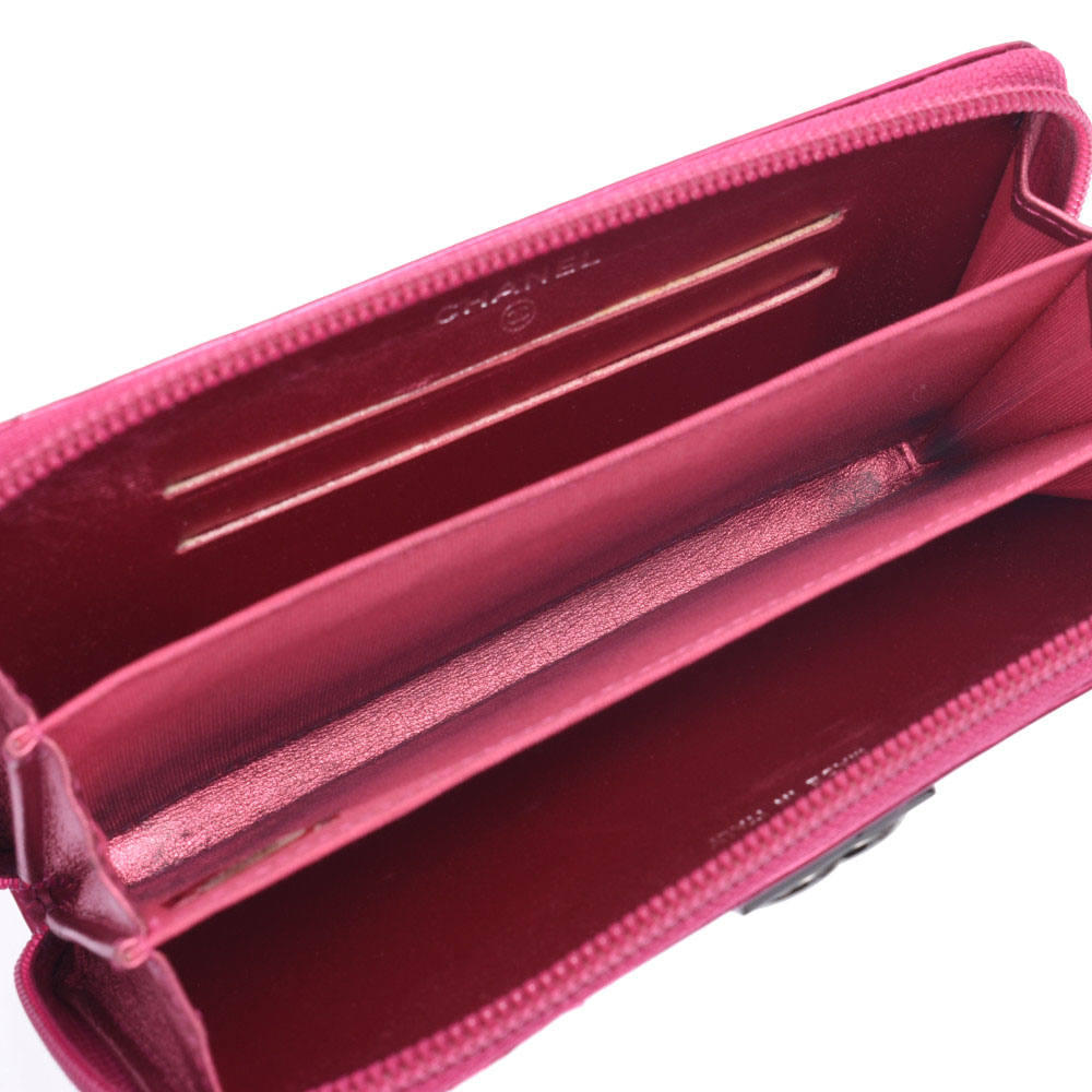

Chanel Pink Leather Zip Around Wallet