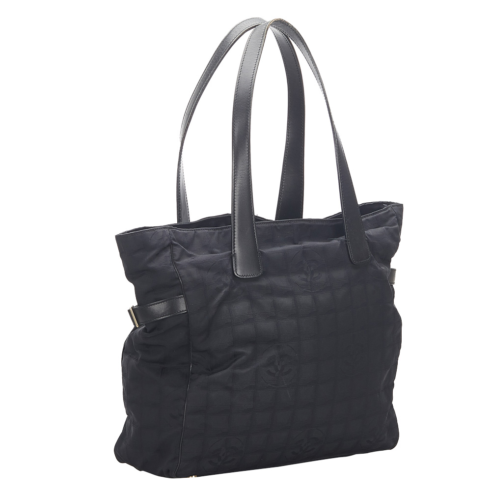 

Chanel Black New Travel Line Nylon Tote Bag