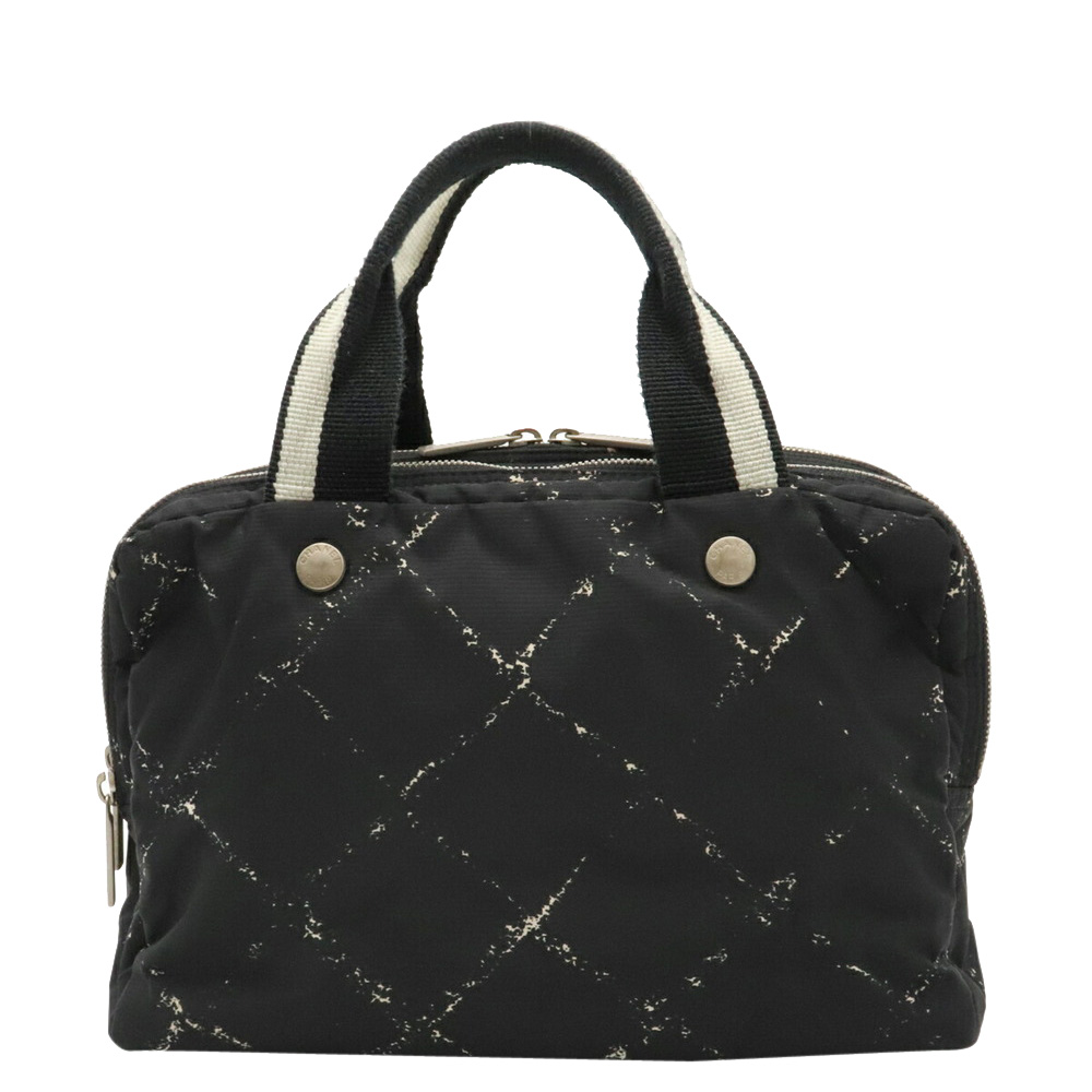 Click to view more detailed imagery on our partner's website Pre-owned Chanel Black Nylon Travel Line Bag