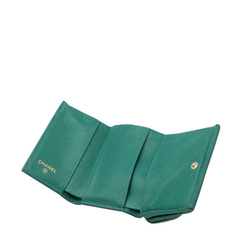 

Chanel Green Quilted Leather Boy Wallet