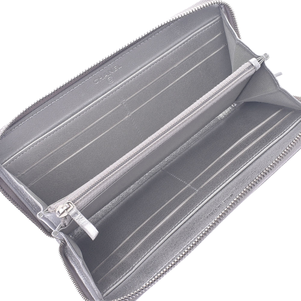

Chanel Silver Leather CC Wallet