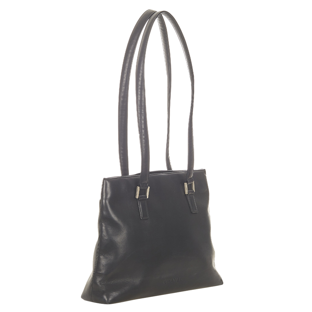 

Chanel Black Leather Vintage Shoulder Bag