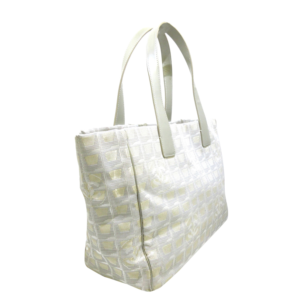 

Chanel White Nylon Travel Line Tote Bag