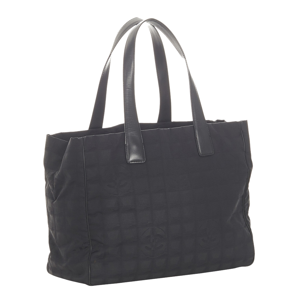 

Chanel Black Nylon Travel Line Tote bag