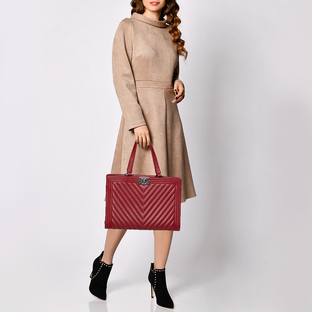 

Chanel Red Chevron Quilted Leather Boy Shopping Tote