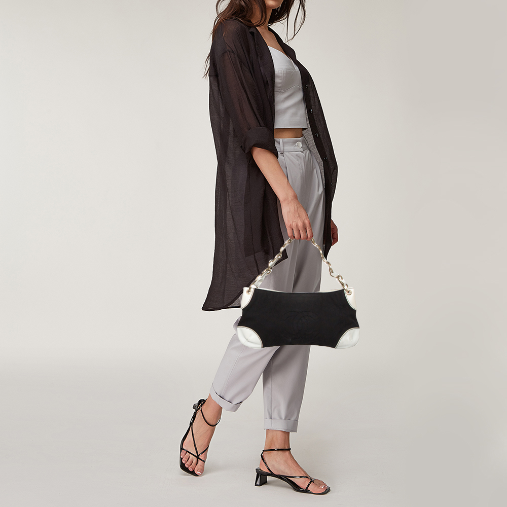 

Chanel Black/White Canvas Vintage Olsen Bag