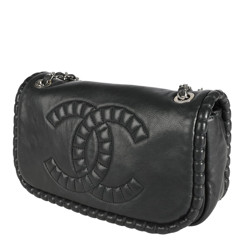 

Chanel Black Leather On The Bund Flap Bag