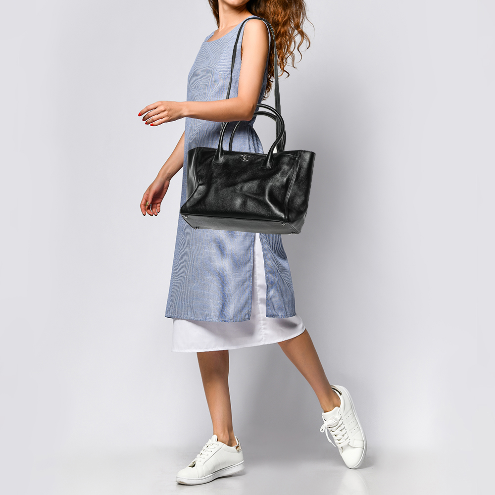 

Chanel Black Leather Large Cerf Executive Tote