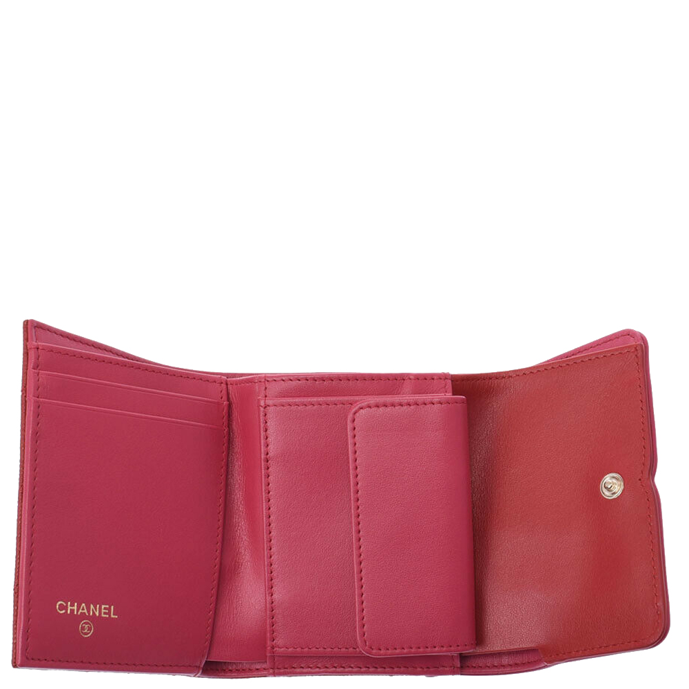 

Chanel Red Leather Filigree Compact Wallet