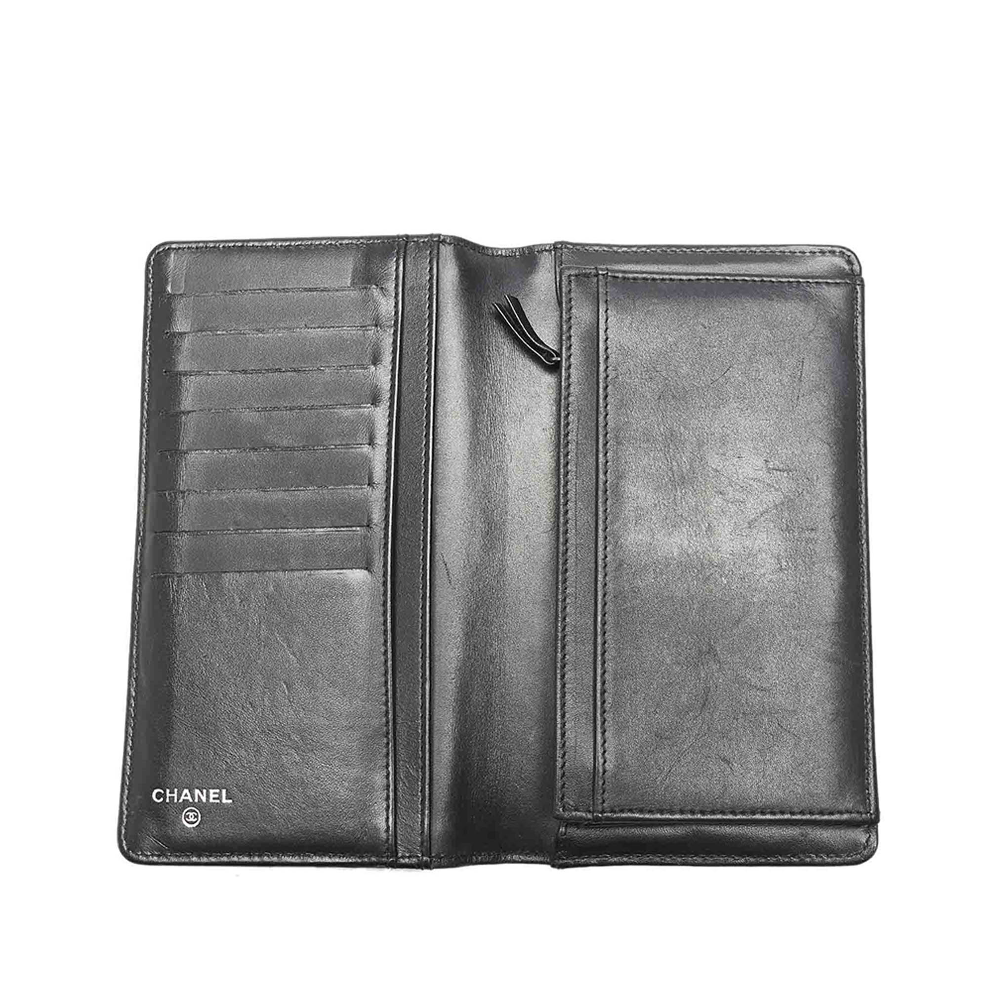 

Chanel Grey Matelasse Vintage CC Wallet