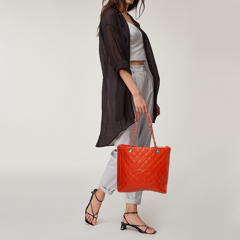 

Chanel Burnt Orange Caviar Leather Vertical Grand Shopper Toe