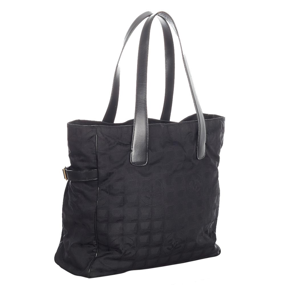 

Chanel Black Nylon New Travel Line Tote Bag