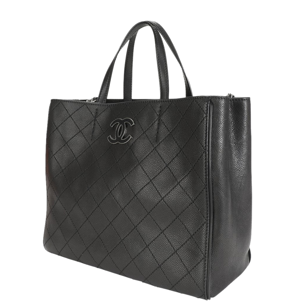 

Chanel Black Stitched Grained Calfskin Leather Hamptons Tote Bag