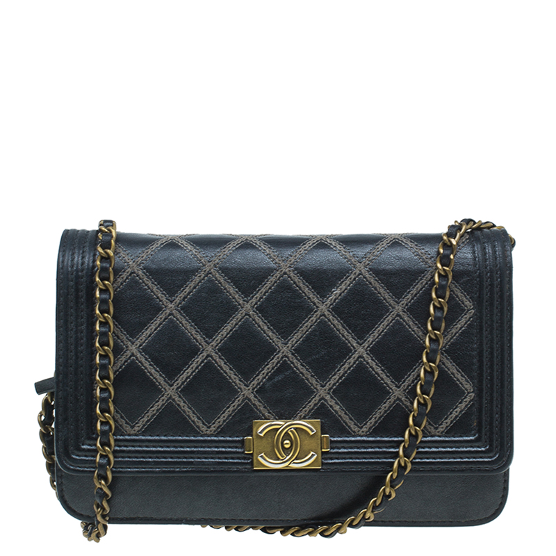 مملوكة مسبقًا محفظة شانيل بوي جلد أسود مبطن بسلسلة