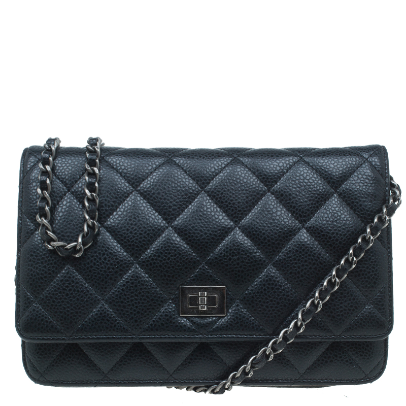 مملوكة مسبقًا محفظة شانيل جلد أسود كافيار مبطن بسلسلة