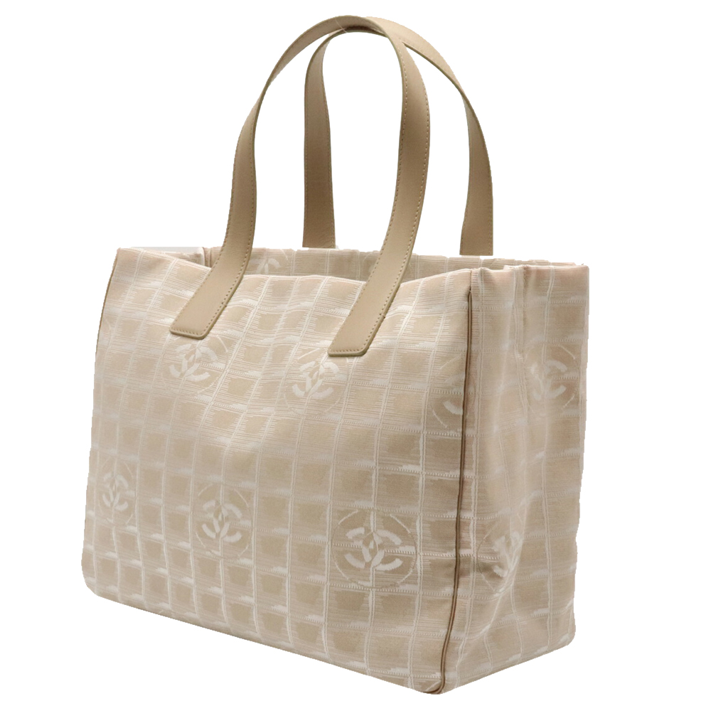 

Chanel Beige Leather Nylon Mediun Travel Line Tote Bag