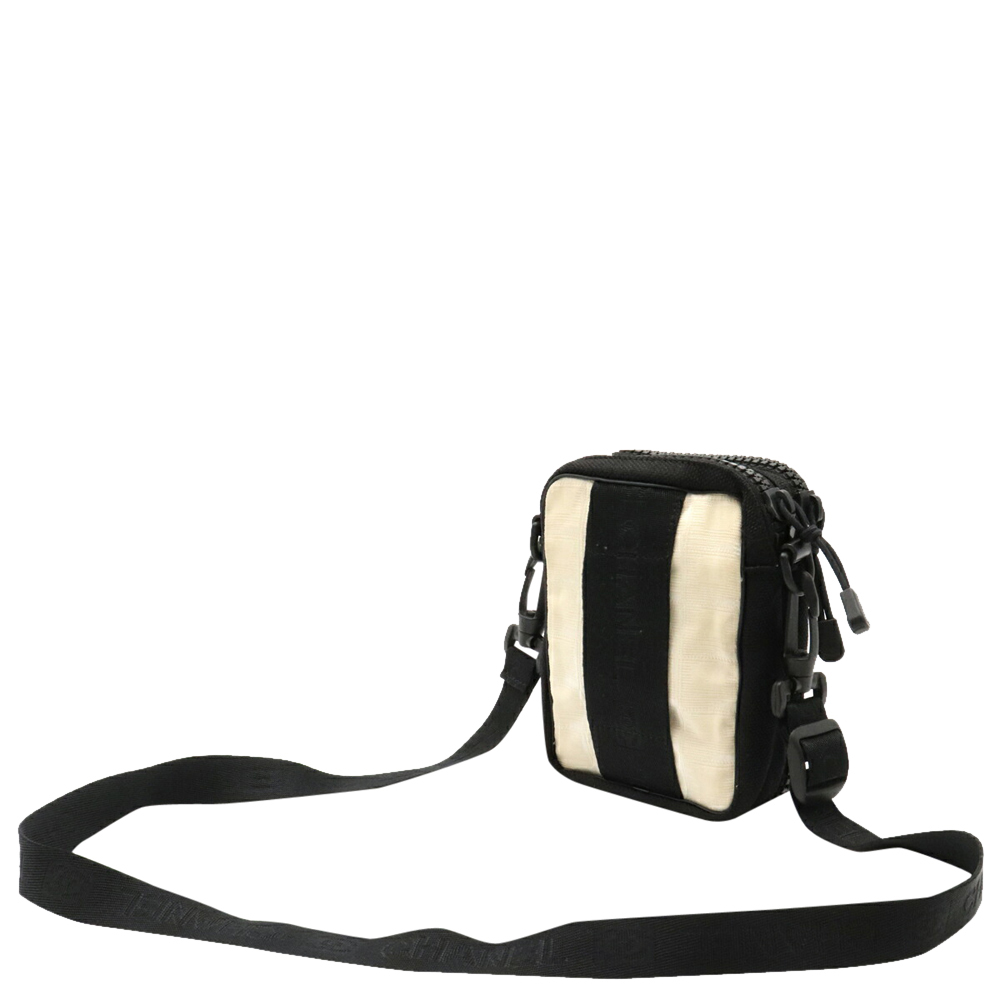 

Chanel White/Black Nylon Sports Line Belt Bag