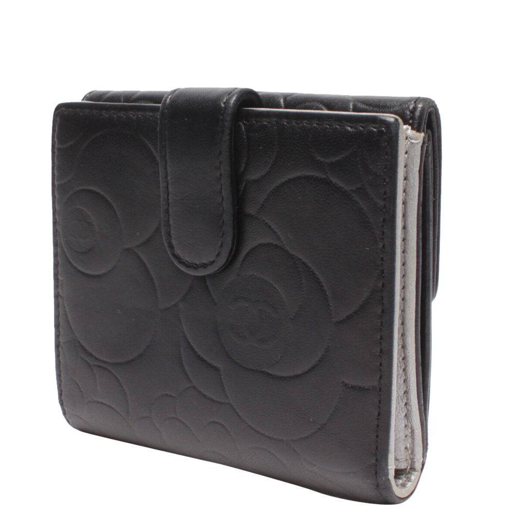 

Chanel Black Leather Camellia Wallet