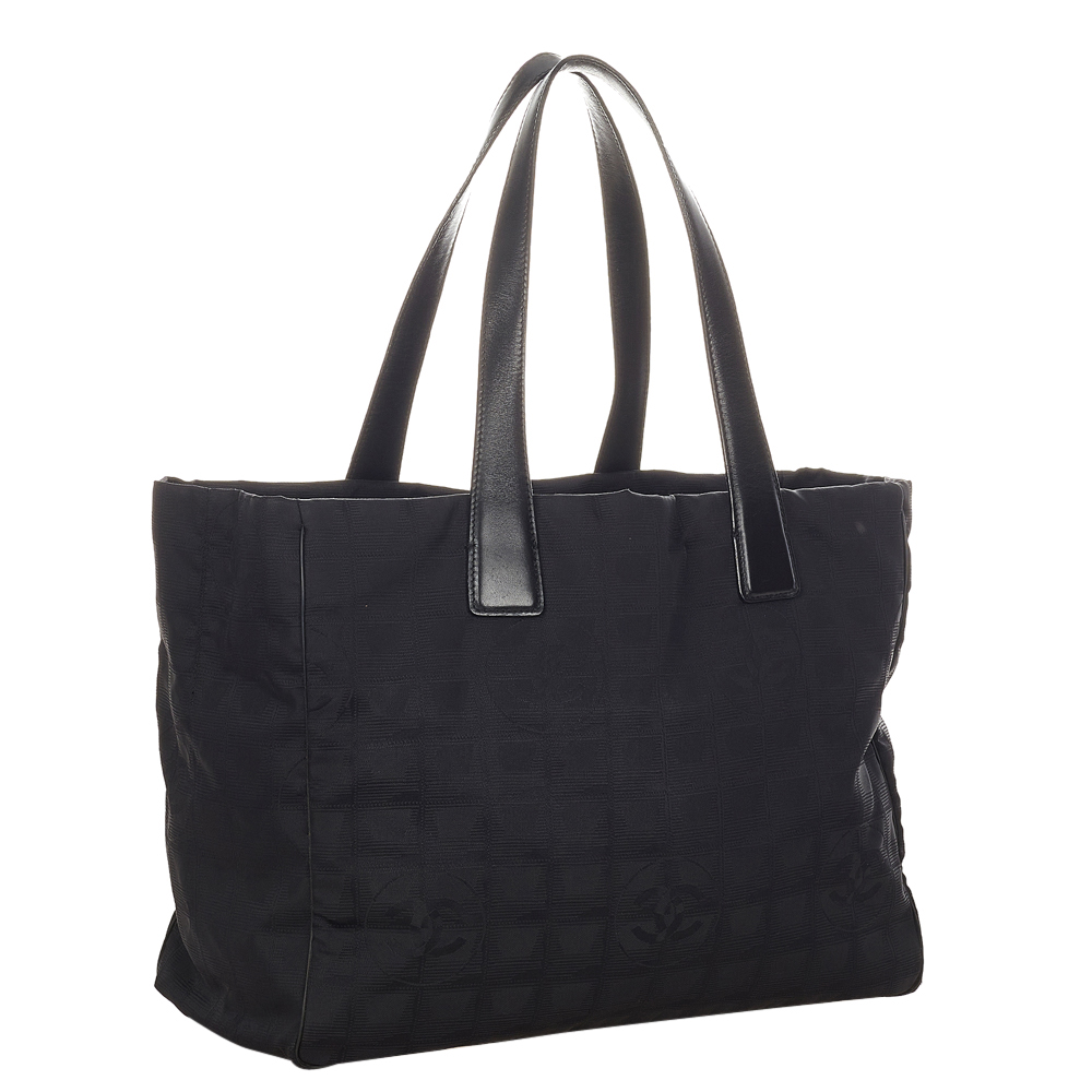 

Chanel Black Fabric Nylon New Travel Line Tote Bag