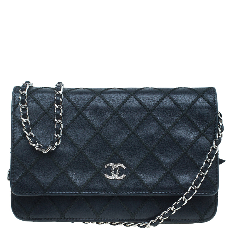 مملوكة مسبقًا محفظة شانيل كلاسيكية بسلسلة جلد مبطن سوداء