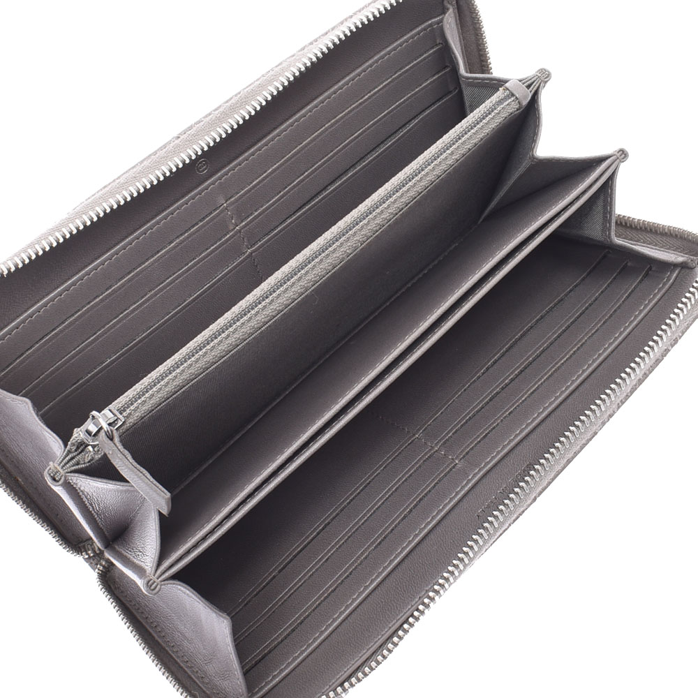 

Chanel Grey Leather Zip Around Wallet