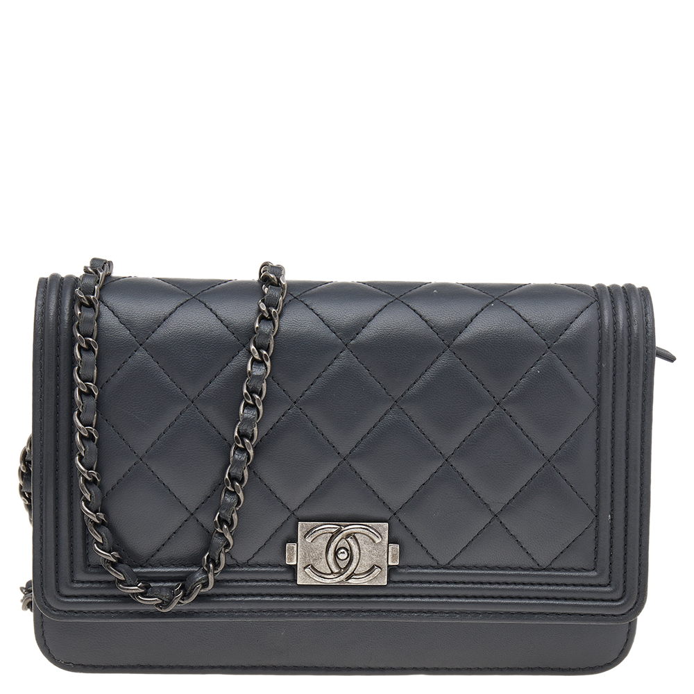 مملوكة مسبقًا Chanel Grey Quilted Leather Boy Wallet on Chain Bag