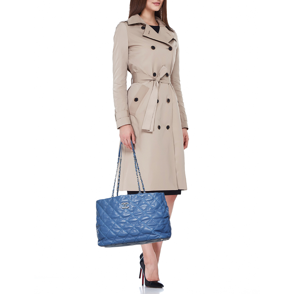 

Chanel Navy Blue Quilted Leather Shopper Tote