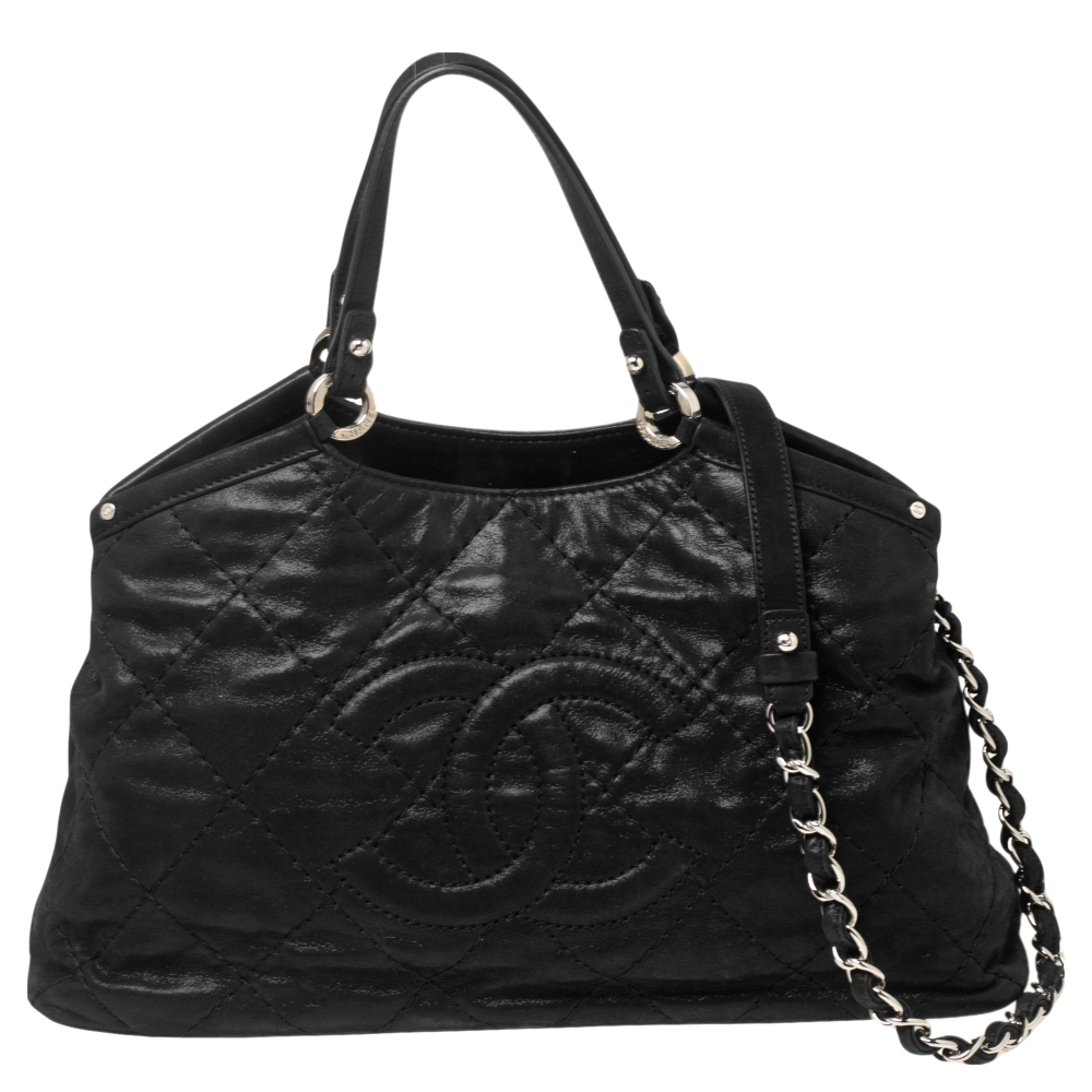 Pre Owned Chanel Black Iridescent Quilted Leather Small Sea Hit Bag