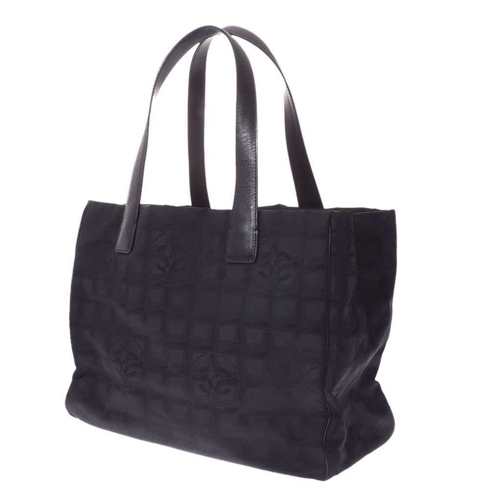 

Chanel Black Nylon Travel Line Tote Bag