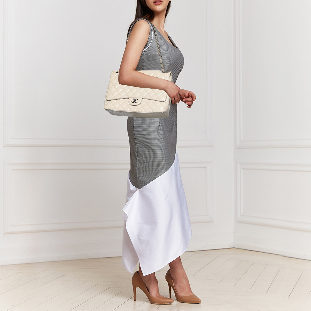 

Chanel Beige Quilted Caviar Leather Maxi Classic Single Flap Bag