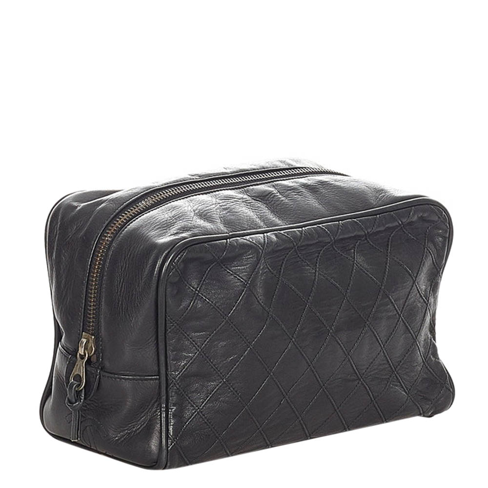 

Chanel Black Matelasse Leather Clutch