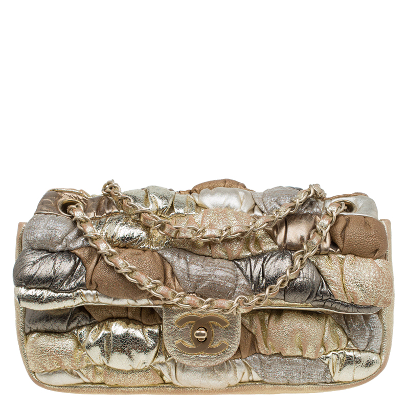 Pre Owned حقيبة شانيل قلاب رويال باتشورك كلاسيك جلد ذهبي ميتالك