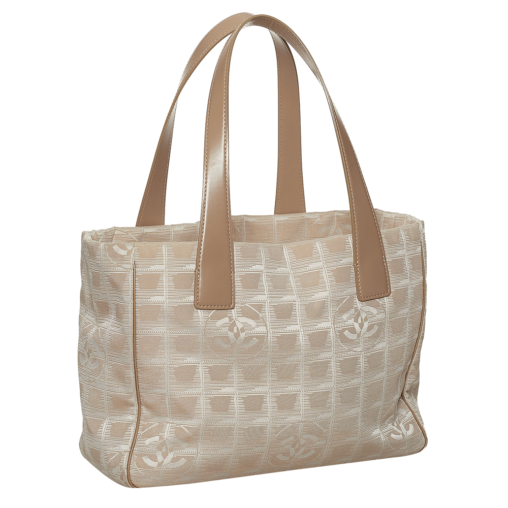 

Chanel Brown Nylon Fabric New Travel Line Tote Bag