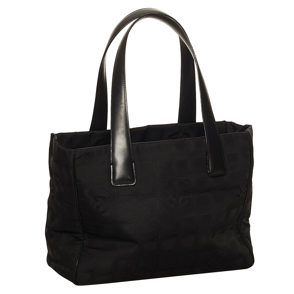 

Chanel Black Nylon Travel Line Tote Bag