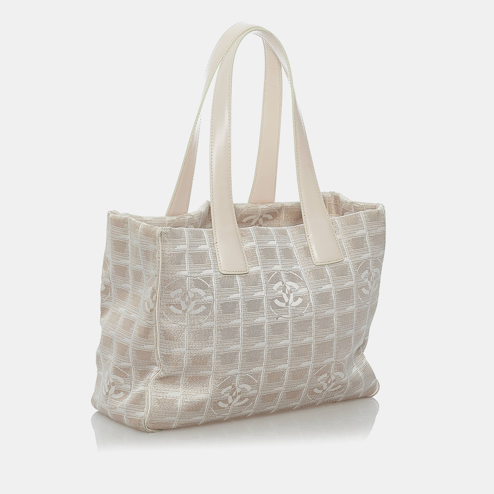 

Chanel Beige New Travel Line Nylon Tote Bag