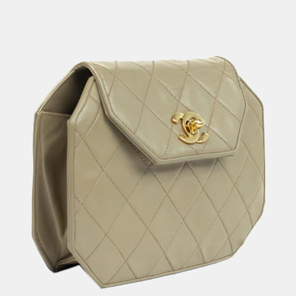 

CHANEL Vintage Shoulder bag in Beige Leather