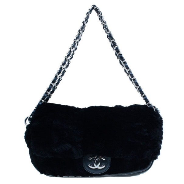 Pre Owned حقيبة سهرة كلتش شانيل تايمليس فراء سوداء