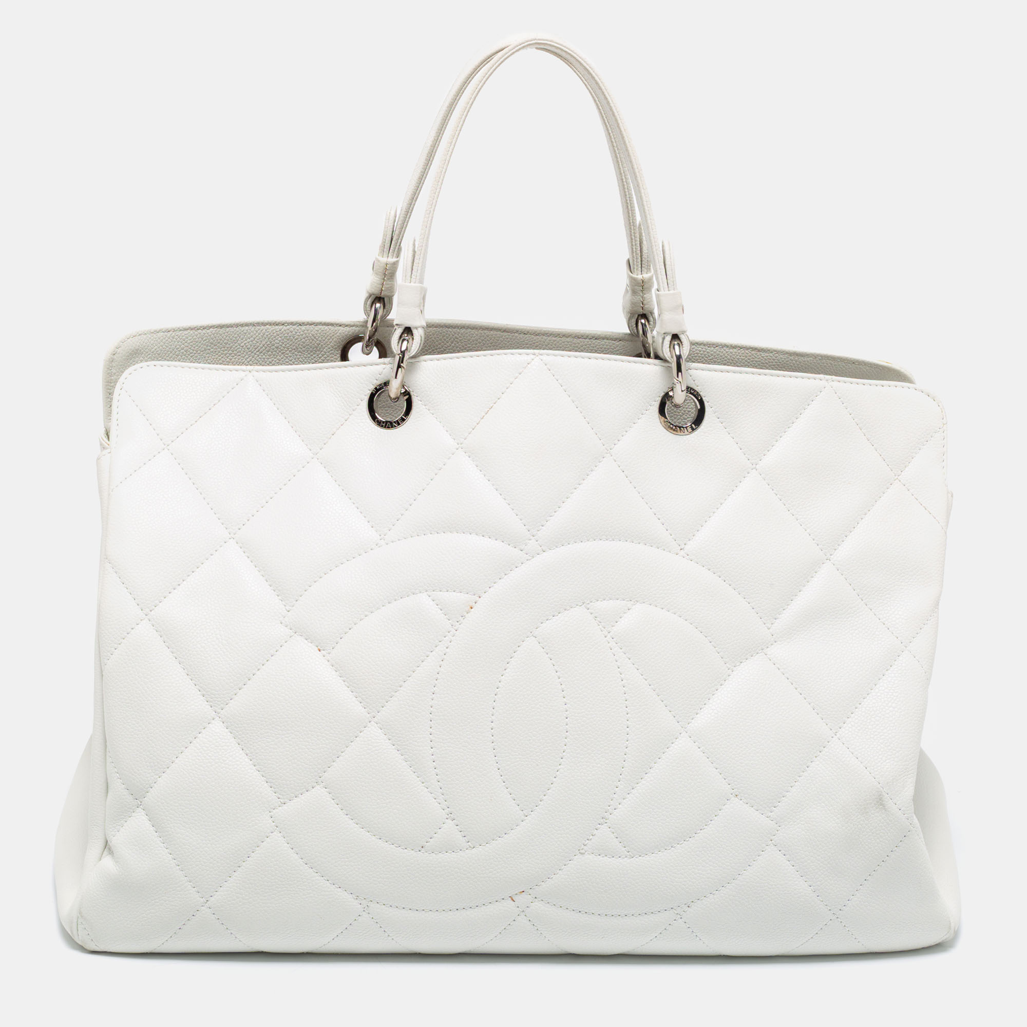 Pre Owned حقيبة يد شانيل تايمليس جلد كافيار بيضاء مبطنة شعار سي سي 