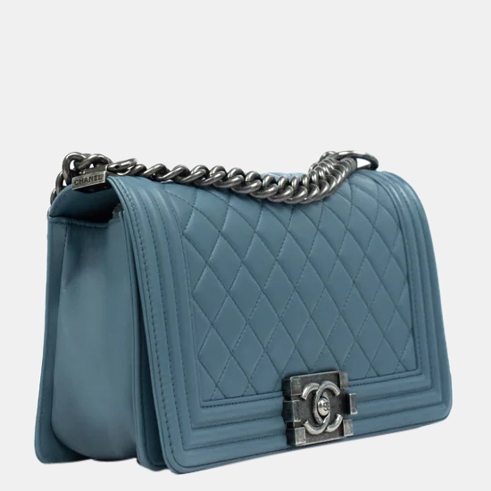 

CHANEL Boy Shoulder bag in Blue Leather