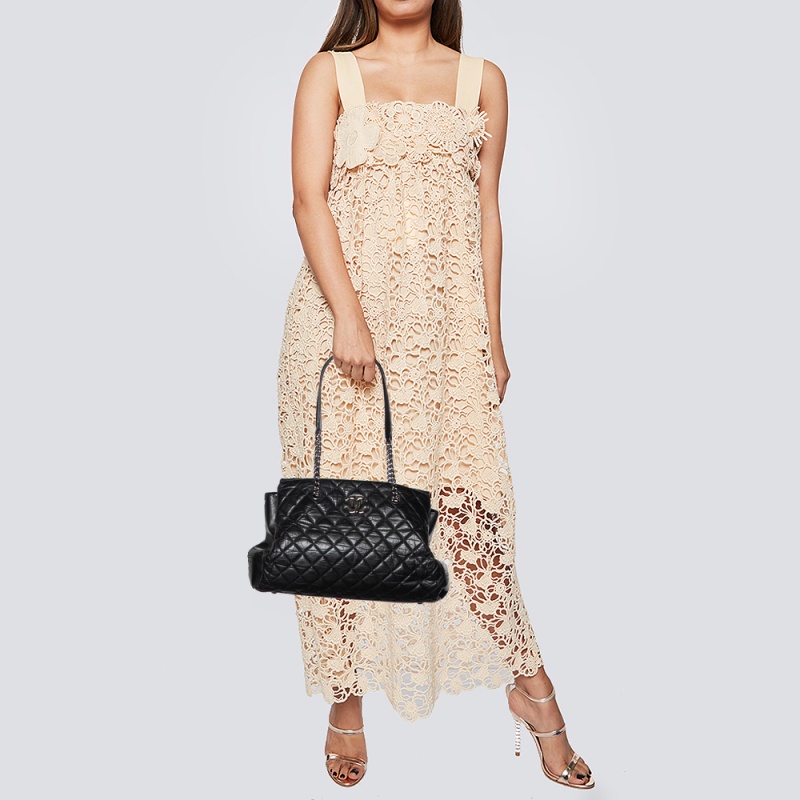 

Chanel Black Aged Calf Leather Lady Pearly Tote