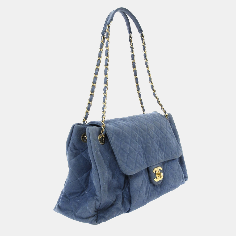

Chanel Blue Medium Chic Quilt Flap