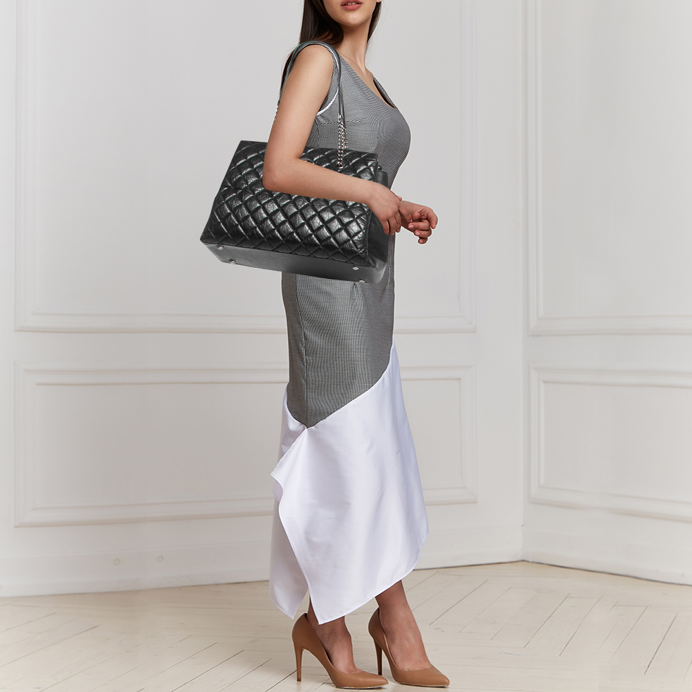 

Chanel Black Quilted Leather Lady Pearly Tote