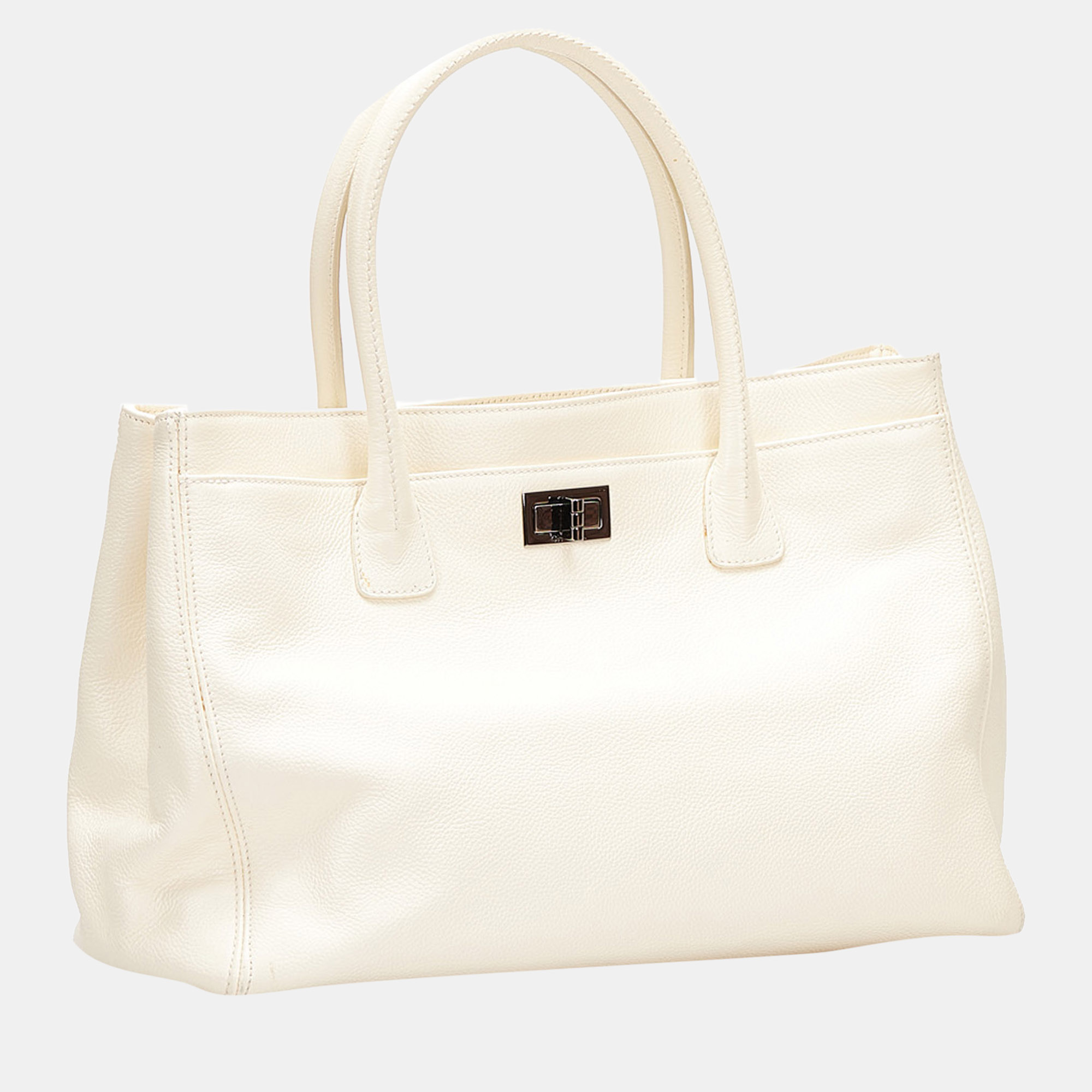 

Chanel White Reissue Cerf Tote
